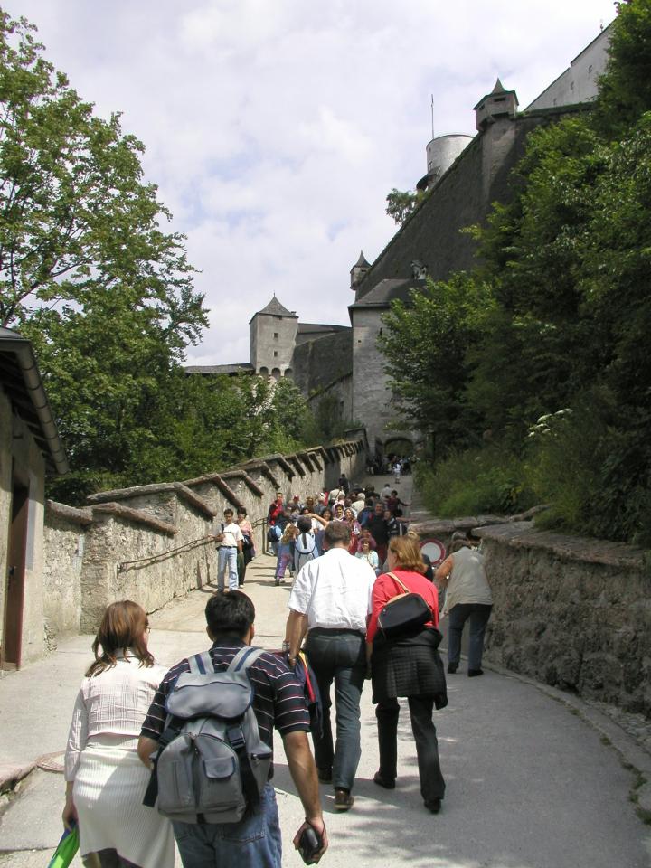 JPEG image - On the walk up to the Salzburg castle ...