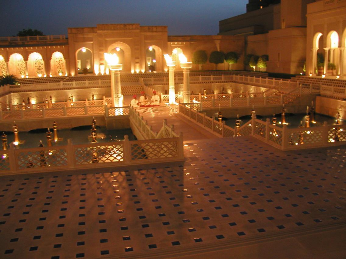 JPEG image - The Oberoi hotel, Agra. This is the courtyard you have to pass through to reach reception. Spectacular at night. ...