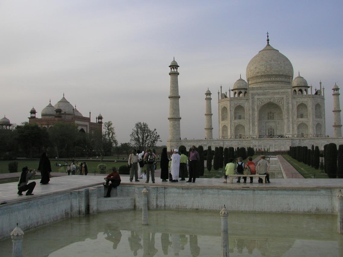 JPEG image - Another view of the Taj Mahal, showing the seat where Diana, Princess of Wales was famously photographed when she visited alone. ...