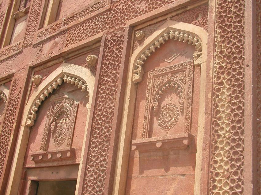 JPEG image - Agra fort is not just plain stone. Vast areas are intricately carved as here. ...