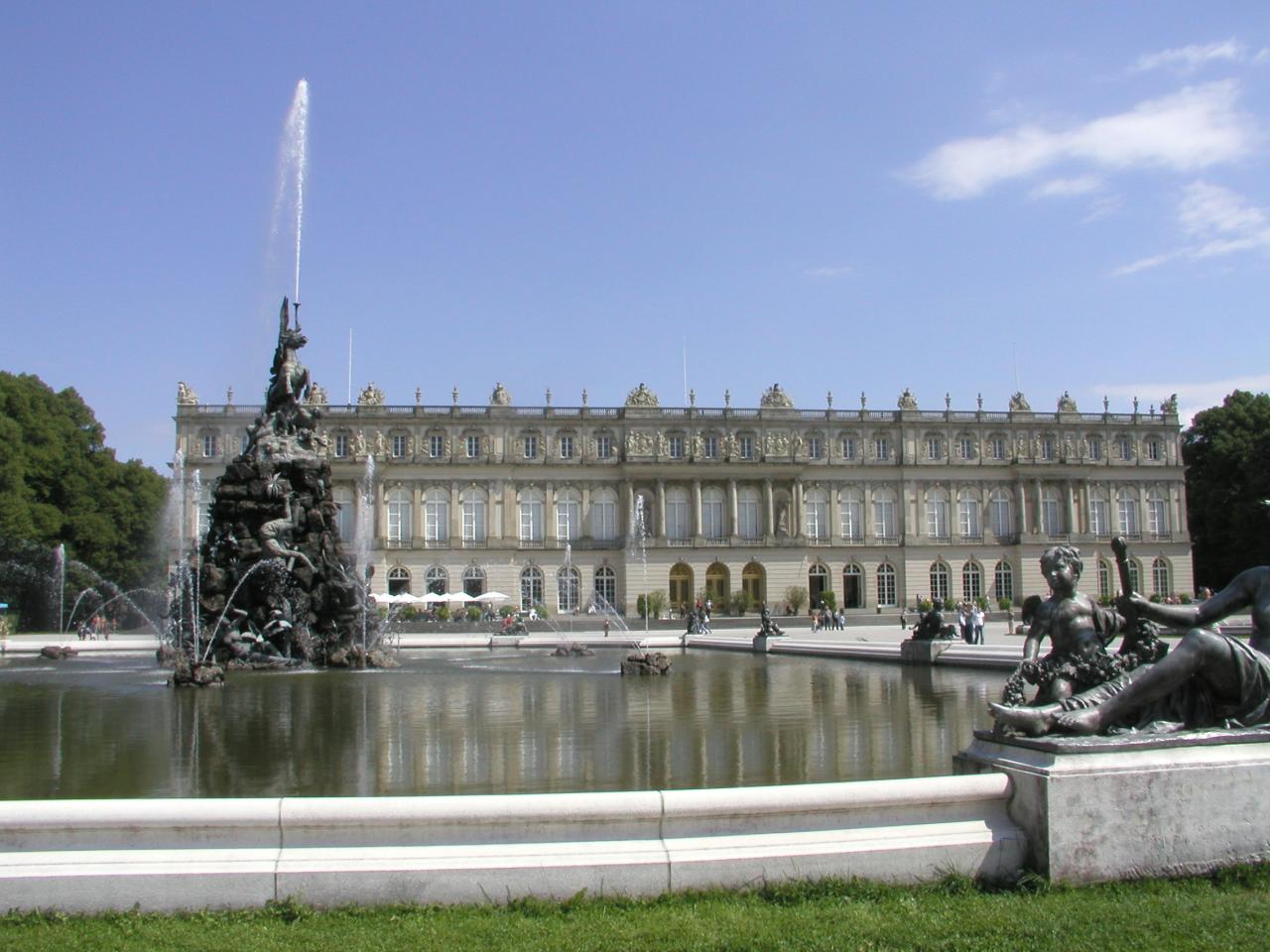 JPEG image - Another view of King Ludwig's palace ...