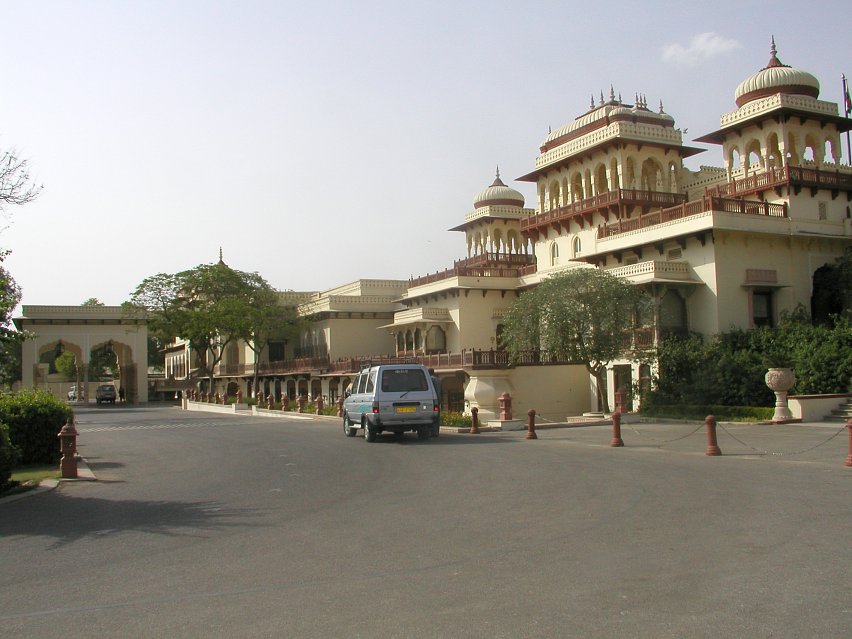 JPEG image - Side entrance to the Rambagh Palace hotel, Jaipur ...