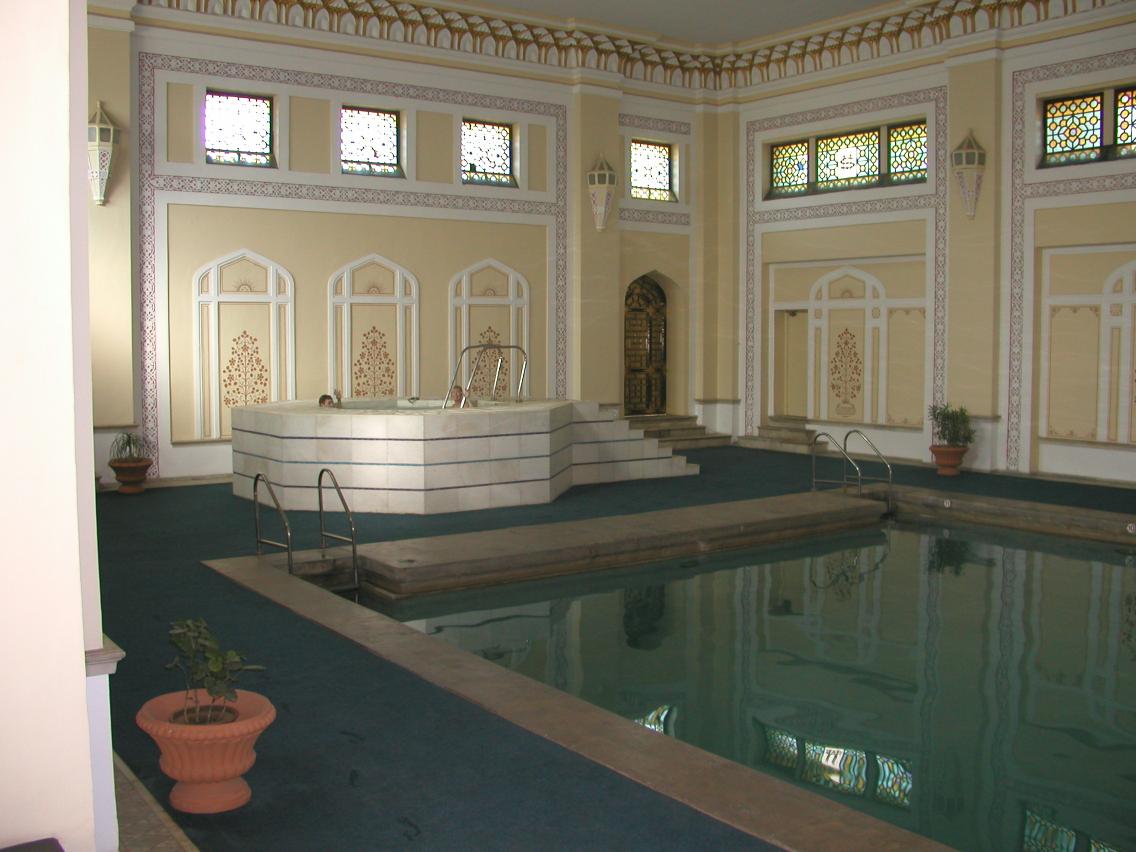 JPEG image - The swimming pool at the Rambagh Palace. The Maharajah had it built for his own use ...