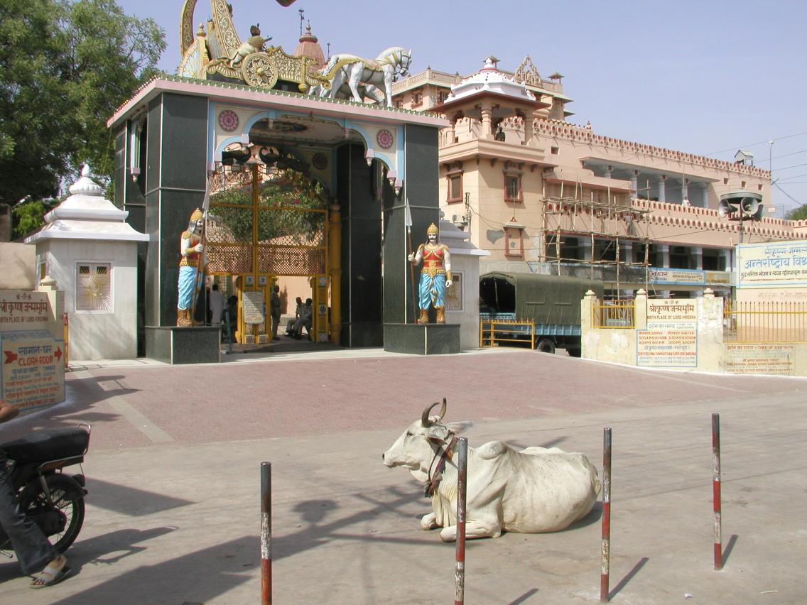 JPEG image - Mathura: this is a short way north of Agra and the birth place of Lord Krishna. ...