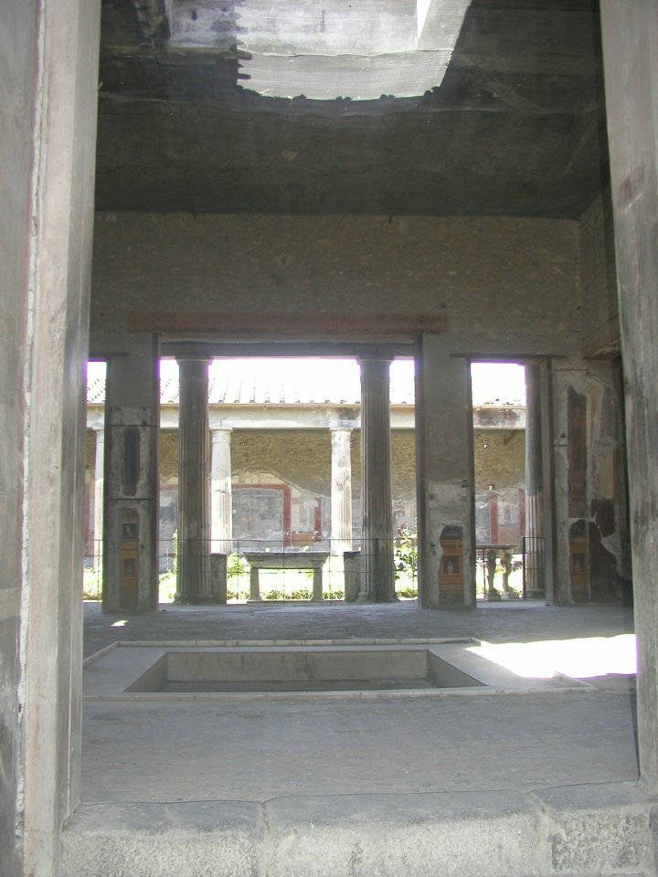 JPEG image - Pompei : The spacious centre of another house. Despite the heat of the day, it was pleasantly cool in here. ...