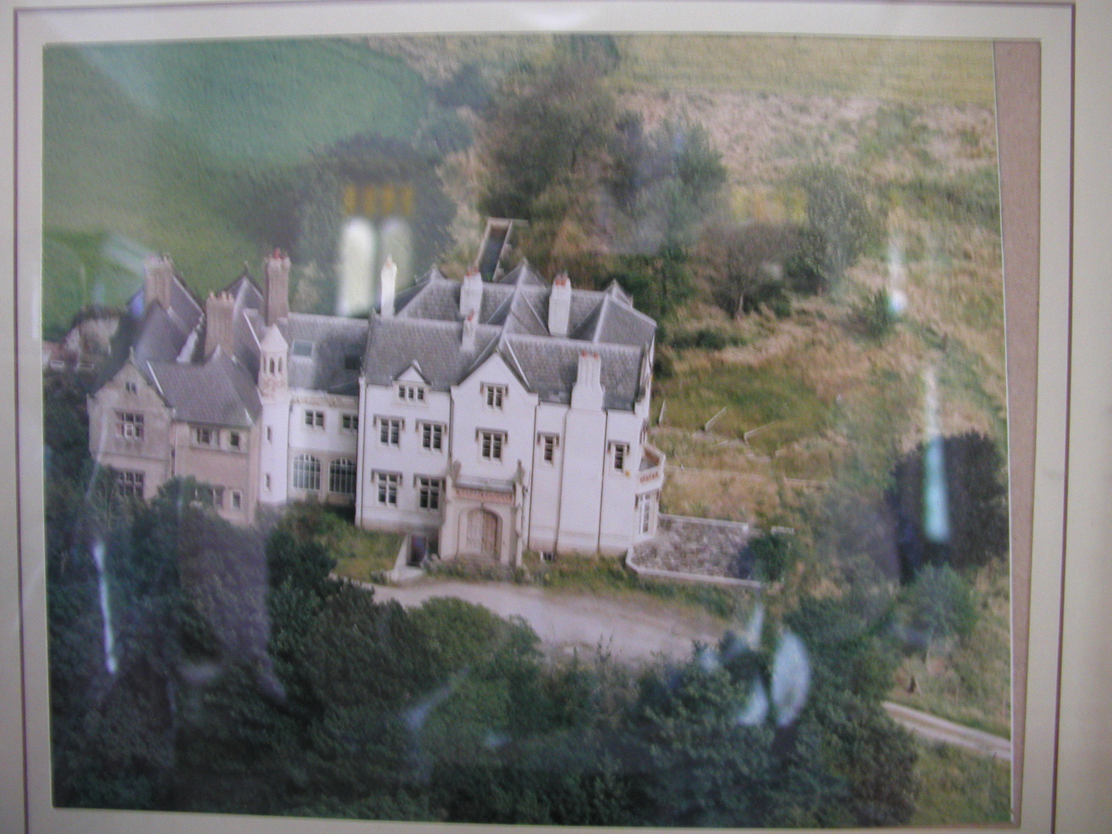 JPEG image - An aerial picture of the hall