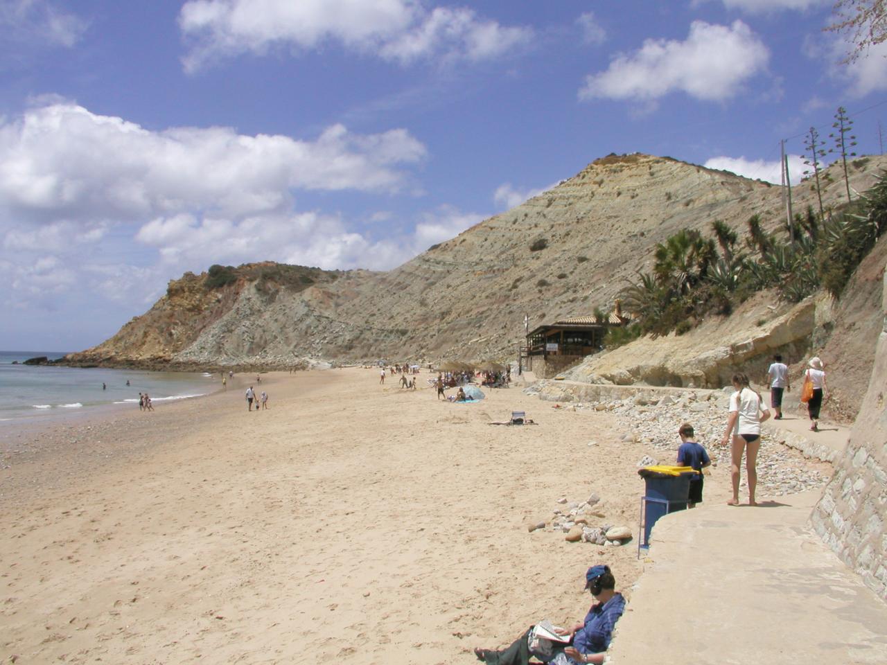 JPEG image - West of Luz, the small village of Burgau: we had lunch in this beach bar. ...