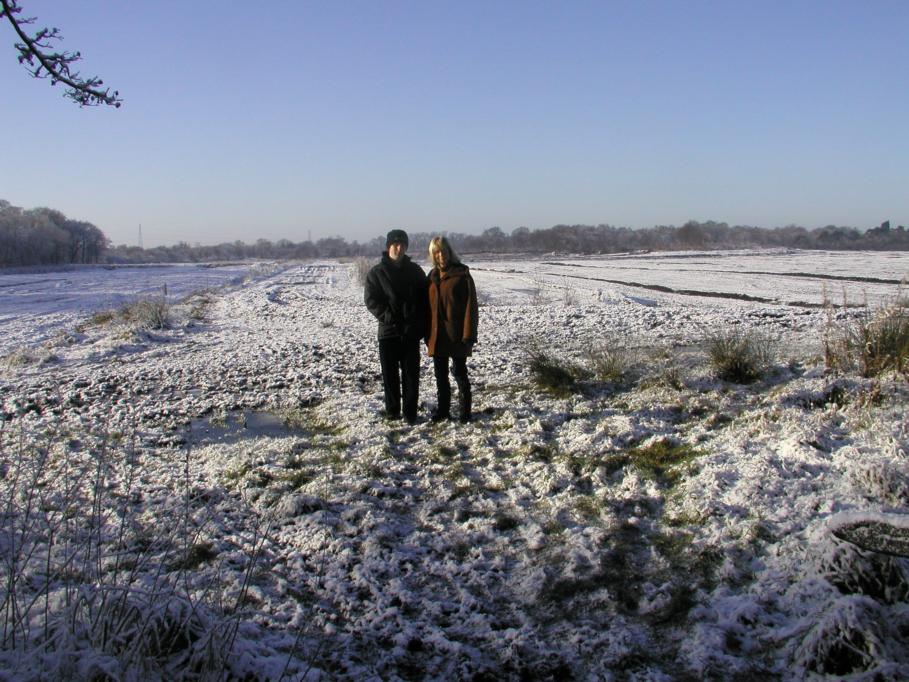 JPEG image - Claudia and Stef on a Xmaswalk ...