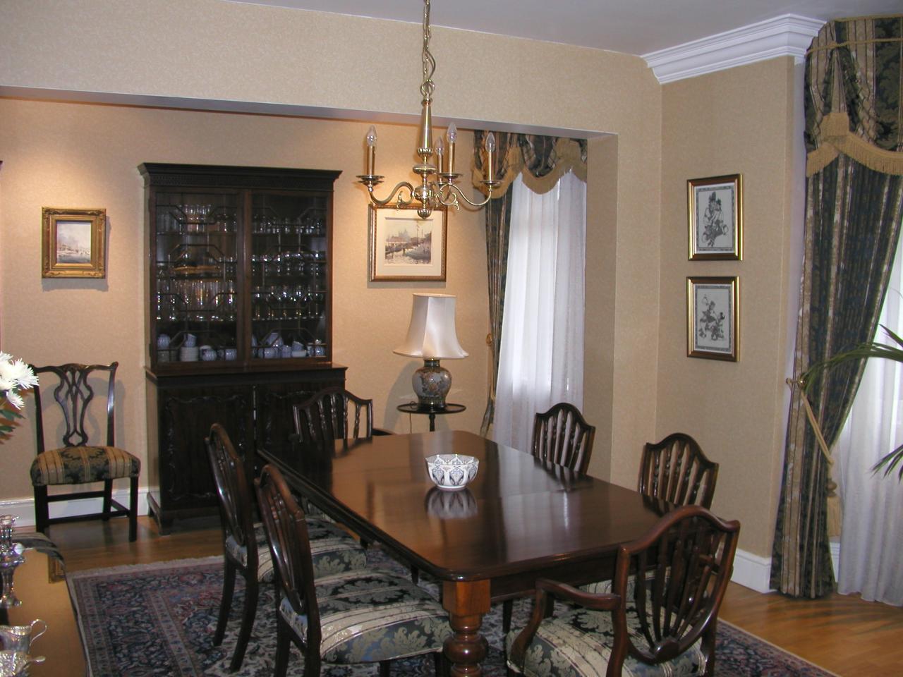 JPEG image - Dining room now ...